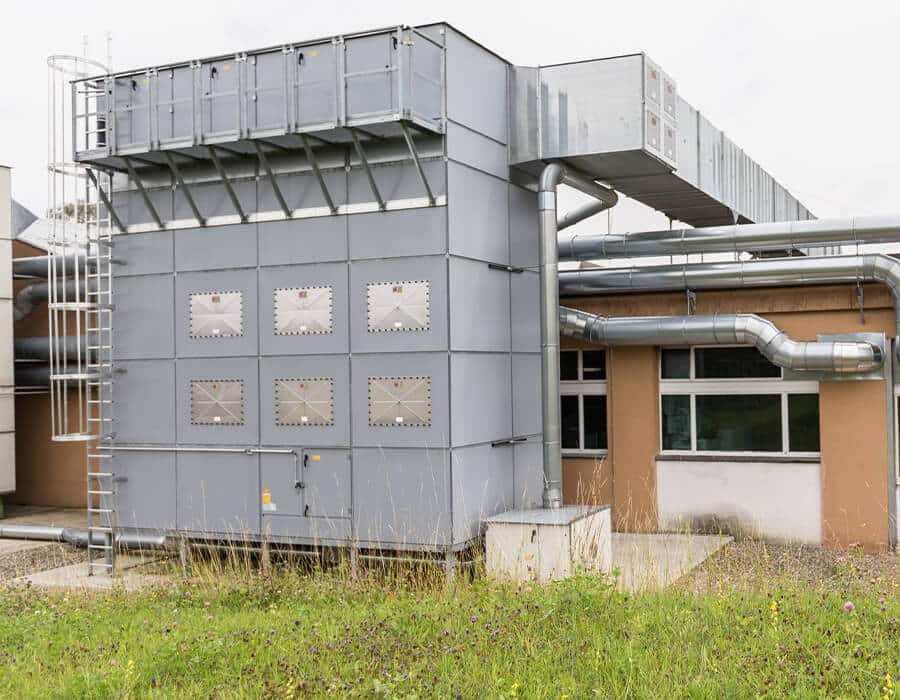 Abbildung einer großen stationären Absauganlage durch GEMAtech Anlagenbau