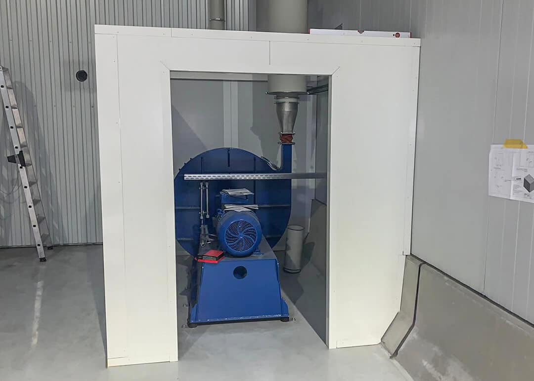 ventilatorl-schalldämmung-innenansicht Innenansicht einer Schallschutzkabine als Ventilator Schalldämmung von GEMAtech